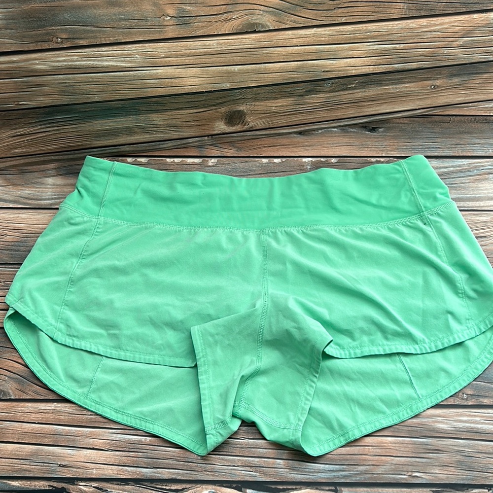 Lululemon Speed Short 2in inseam Size 8
